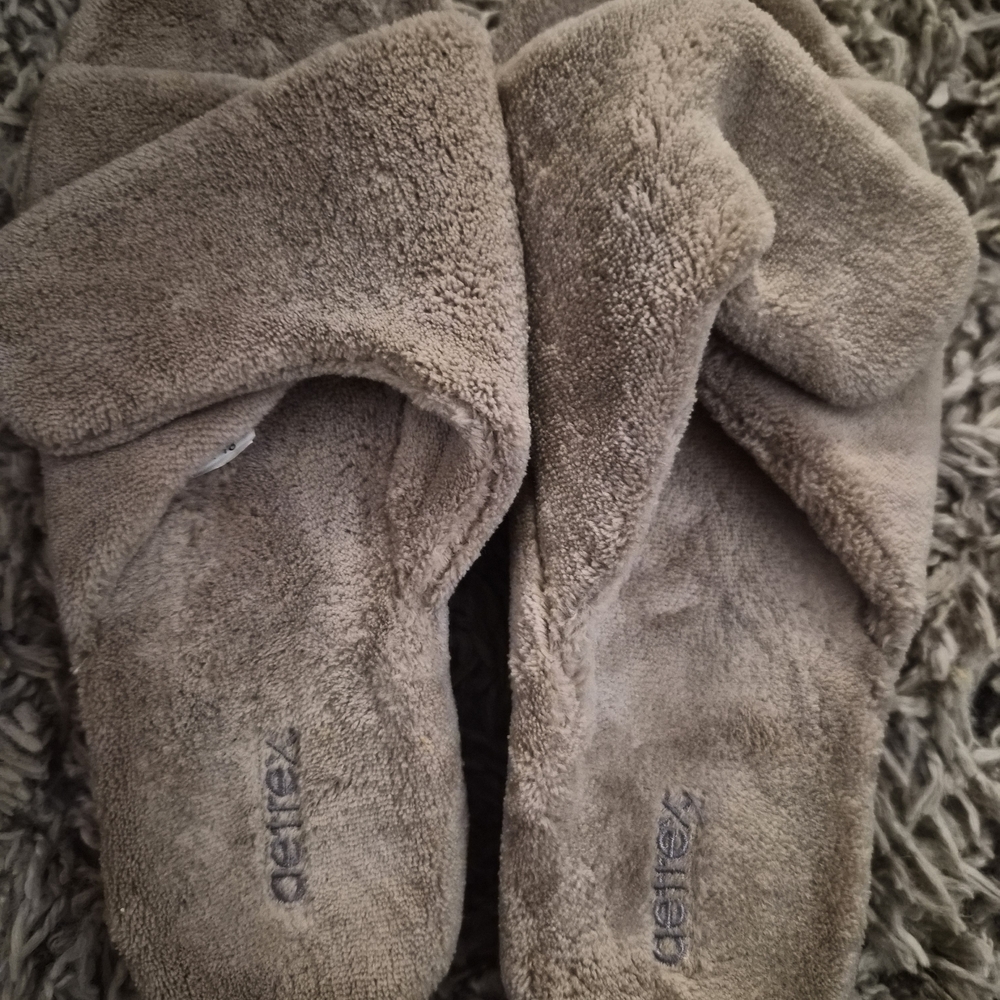 Aetrex Plush Crisscross Slide Slippers in Taupe - Picture 4 of 8